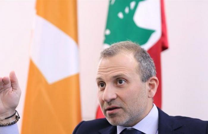 الأسباب التي تدفع باسيل نحو تموضع أكثر بُعداً عن "الحزب"