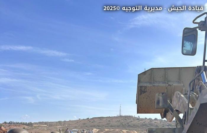 بالصور: الجيش يزيل سواتر ترابية إسرائيلية في خراج عيترون