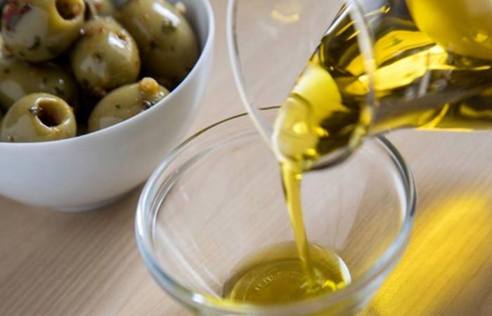 محضر ضبط بحق معمل لتكرير زيت الزيتون