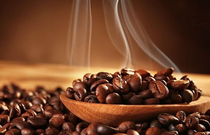 لون فنجان القهوة يكشف عن قيمته الصحية
