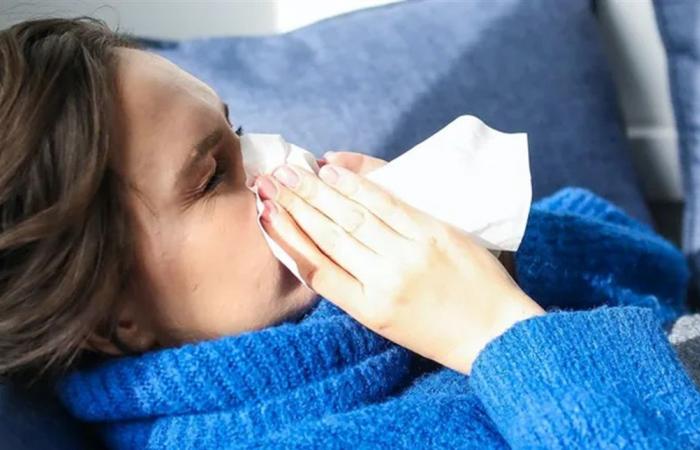 كيف تفرّق بين نزلة البرد والحساسية الموسمية؟