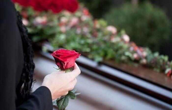 "أجمل فتى في العالم"... الموت يُغيّب ممثلاً بارزاً بعد صراع مع المرض (صور)