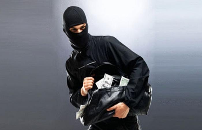 سرقوه وألقوه قرب المستشفى!