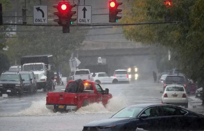 أمطار غزيرة تودي بحياة شخصين في نيويورك