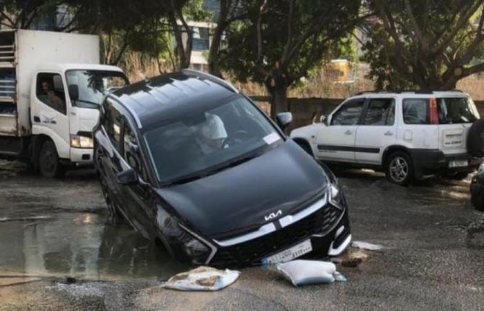 انهيار جزئي في طريق خلدة البحرية.. وسقوط سيارات!