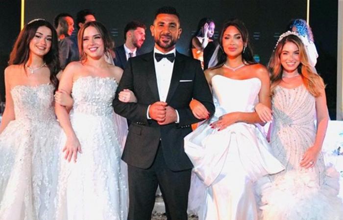ألغت متابعته عبر انستغرام.. هل انفصل أحمد سعد عن زوجته للمرة الثانية؟