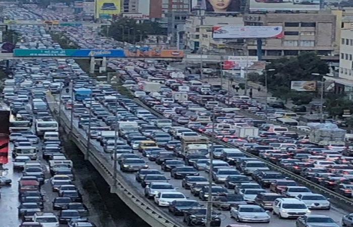 بالفيديو- نزوح جماعي من الجنوب وزحمة سير خانقة