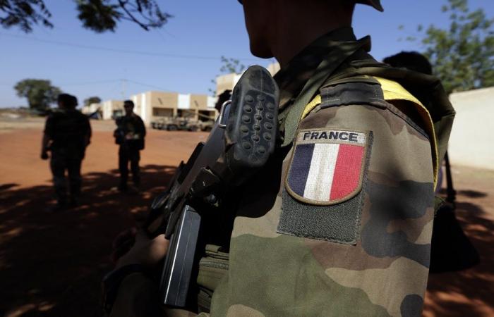 فرنسا تدعو رعاياها إلى مغادرة مالي