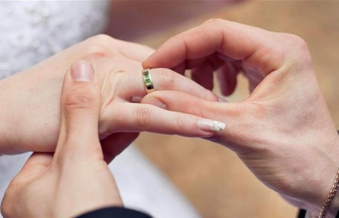 بعد أنباء طلاقه... فنان شهير يستعد لدخول القفص الذهبي مجددًا