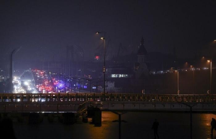 “زيلينسكي يتجاهل المشاكل الداخلية”… مستشار أوكراني سابق يحذّر!