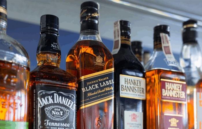 لشاربي الكحول.. حتّى الكميات القليلة خطيرة وطبيب يكشف المفاجأة