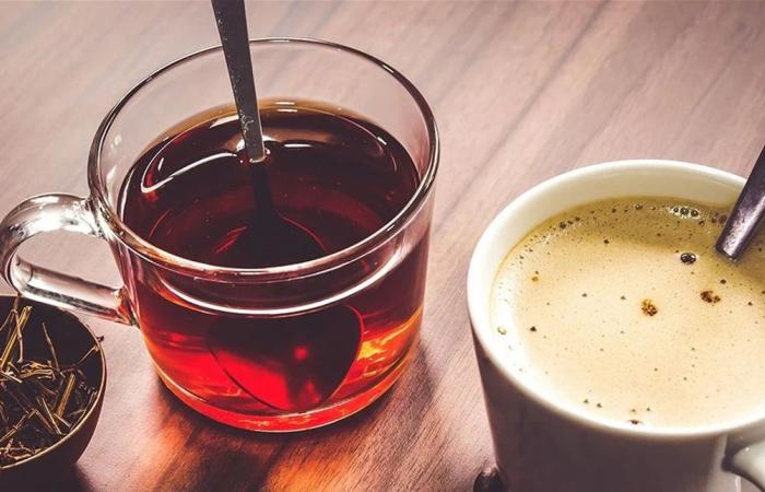 دراسة: مزيج القهوة والشاي والماء قد يطيل العمر
