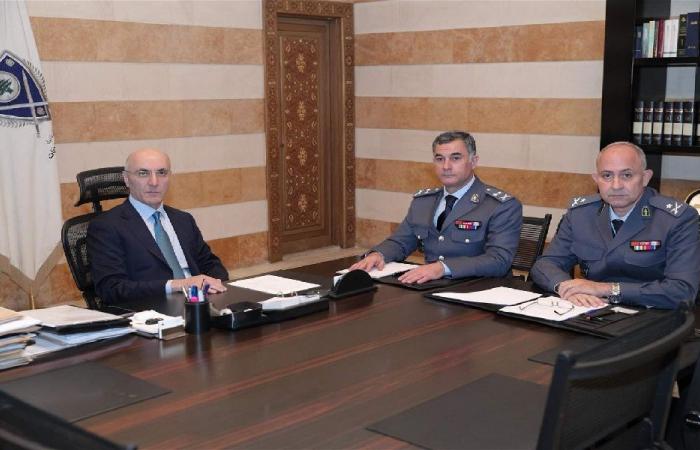 الحجار يبحث الأوضاع الأمنية والتحضيرات لمؤتمر باريس