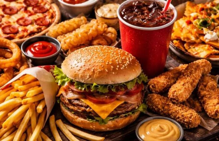 7 أطعمة يومية تسرّب البلاستيك إلى جسمك من دون أن تشعر.. تجنّبها!