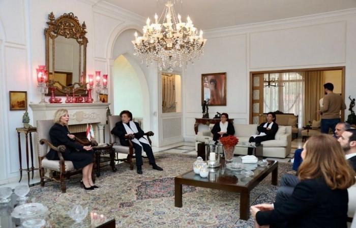 السيدة الأولى تقدّم واجب العزاء لأرسلان وعائلته