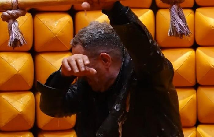 تعرّض لإصابة في ظهره.. فنان شهير ضحية رامز جلال ويتوعده بالانتقام (فيديو)