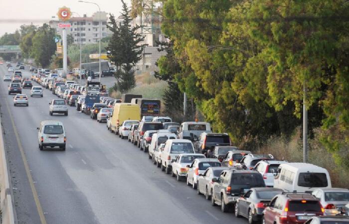 زحمة على محطات البنزين