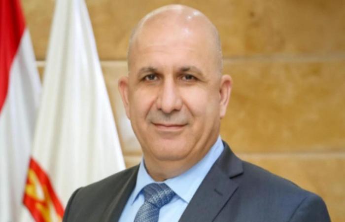 خريش يتسلّم خمس سيارات إسعاف مقدّمة من العراق