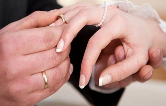 خطوبة ابنة فنان شهير من ممثل معروف!