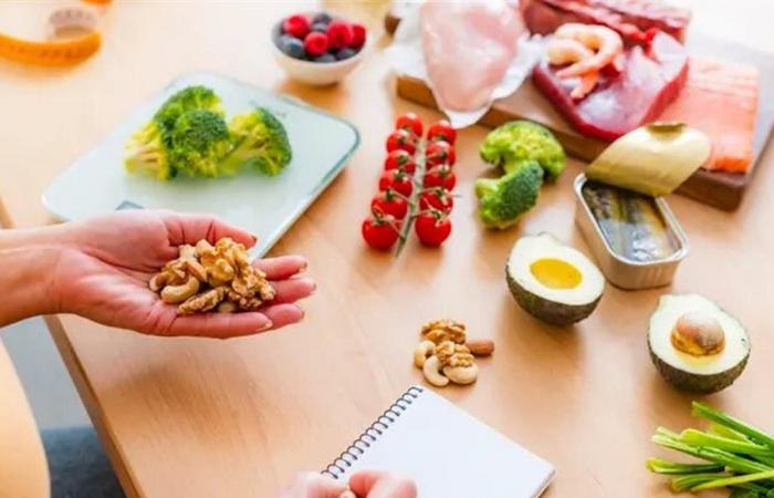 أيهما أفضل لخسارة الوزن الصيام المتقطع او الكيتو؟