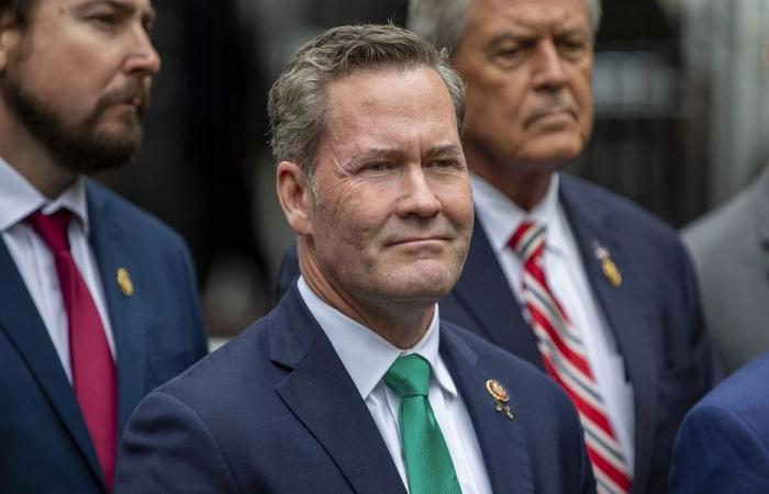 والتز: ترامب سيبدأ بتدمير إحدى أكبر محطات الطاقة في إيران