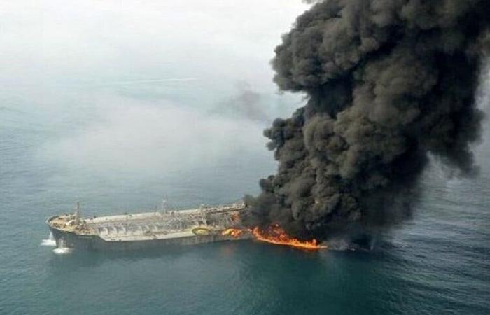 إصابة ناقلة نفط قبالة الدوحة بمقذوف مجهول