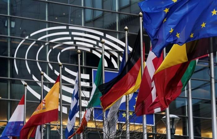 الاتحاد الأوروبي يحث إيران على وقف الهجمات