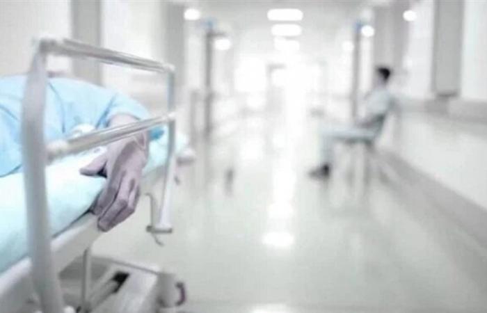 وضع على جهاز التنفس الصناعي من دون علم عائلته.. تدهور الحالة الصحية لفنان شهير (صورة)