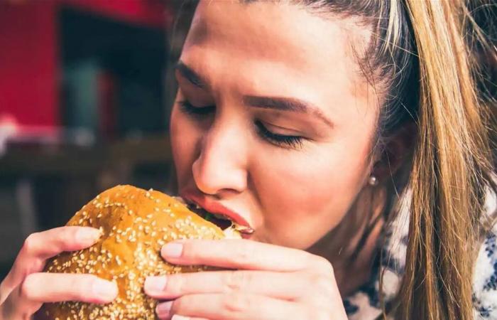 جوع أم شهية أم توتر.. من يتحكم فعليًا في رغبتك بالأكل؟