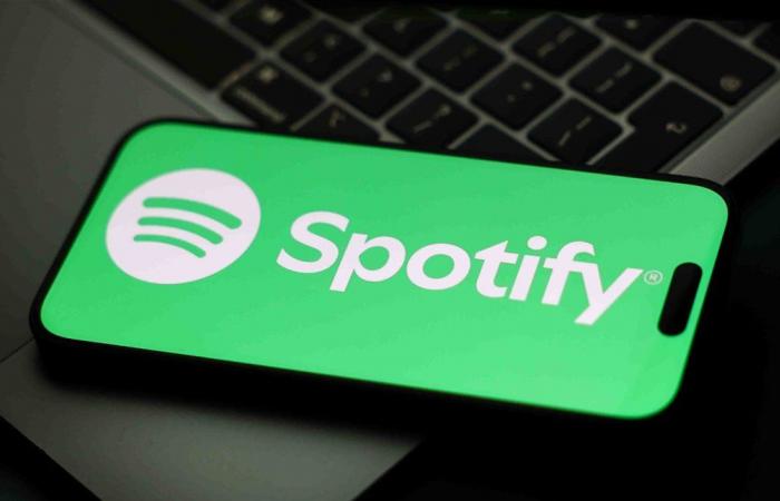 مع تزايد موسيقى الذكاء الاصطناعي Spotify تتحضر لإطلاق شارة “موثّق”