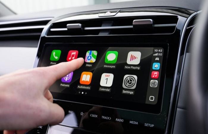تحديث جديد.. مساعد "Grok" يصل إلى السيارات بنظام "CarPlay"