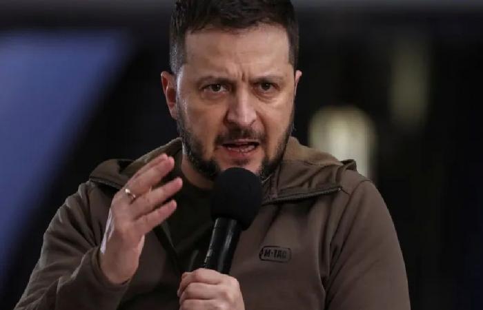 ستارمر يوضح لزيلينسكي سبب تخفيف العقوبات على روسيا