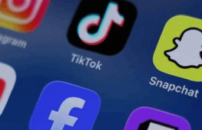 الإمارات تمنع من هم دون 15 عاماً من استخدام وسائل التواصل
