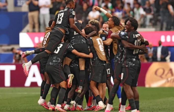 كندا أول المتأهلين إلى دور الـ16 في كأس العالم