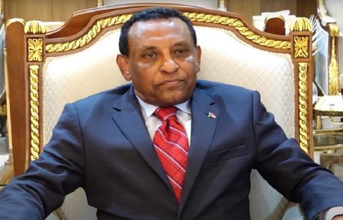 رئيس وزراء السودان: الجيش يمسك بزمام المبادرة في الحرب
