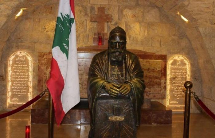 تنورين تستقبل ذخائر الحويك بالزغاريد والورود