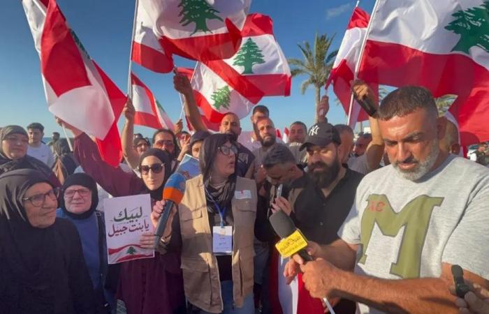 أهالي بنت جبيل يحتجون رفضًا لجرف القبور