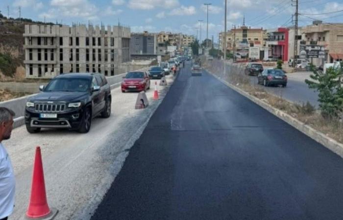 “الأشغال” تواصل تأهيل الطرقات في الجنوب