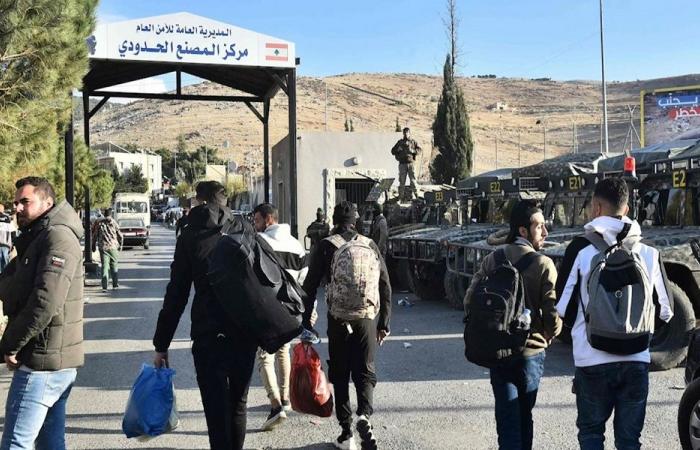 عودة 105 نازحين سوريين عبر معبر المصنع