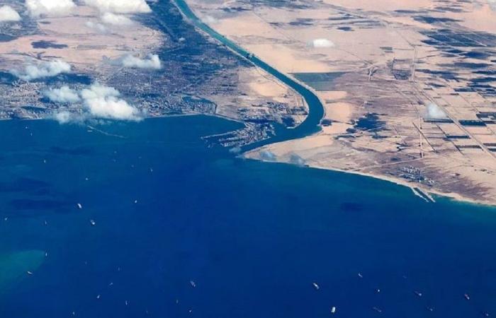 مصر تنفي أي توجه لمقايضة قناة السويس بالديون