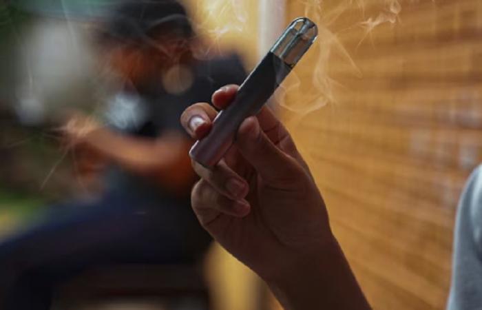 الجمارك تضبط كميات كبيرة من الـ”Vape” المهربة داخل شقق سكنية