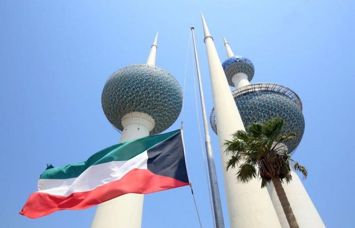 مسيّرة إيرانية تستهدف محمّعًا سكنيًّا في الكويت