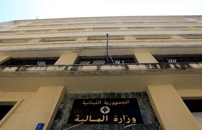 “المالية”: سحب الرواتب اعتبارًا من صباح الثلثاء