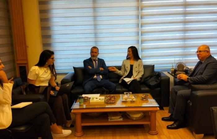 وزير العمل بحث مع وفد من البنك الدولي في سبل التعاون