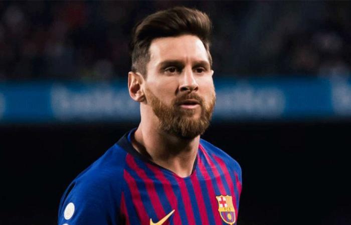 سرقة قميص بتوقيع ميسي خلال احتجاجات باريس (فيديو)