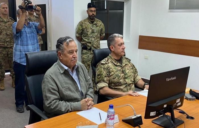فهمي التقى كبار الضباط في ثكنة بنوا – صور