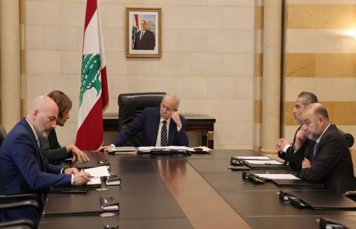 سلام ترأس اجتماعًا حول النفايات